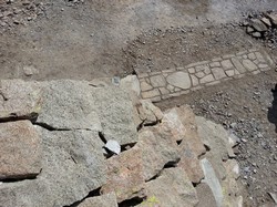  Quatre metres de ce cote ci